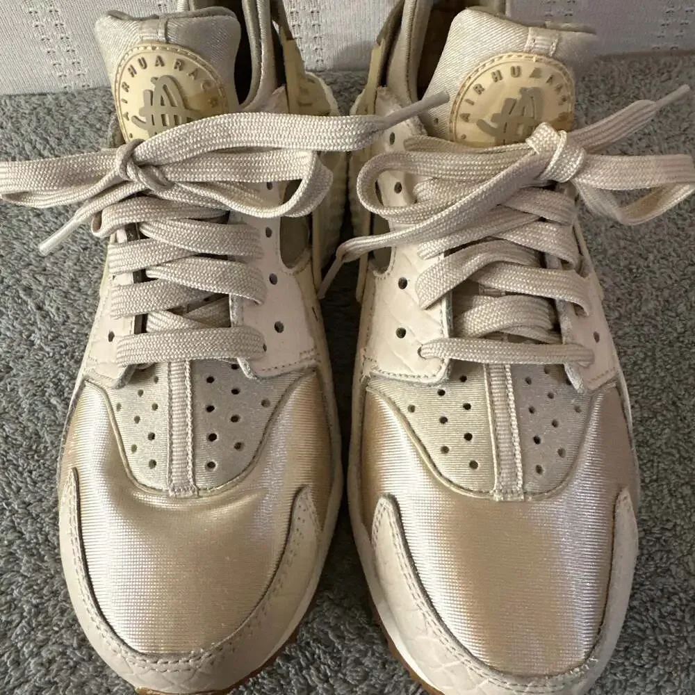 Nike Air Huarache Run Premium 'Oatmeal' Women's Sneakers